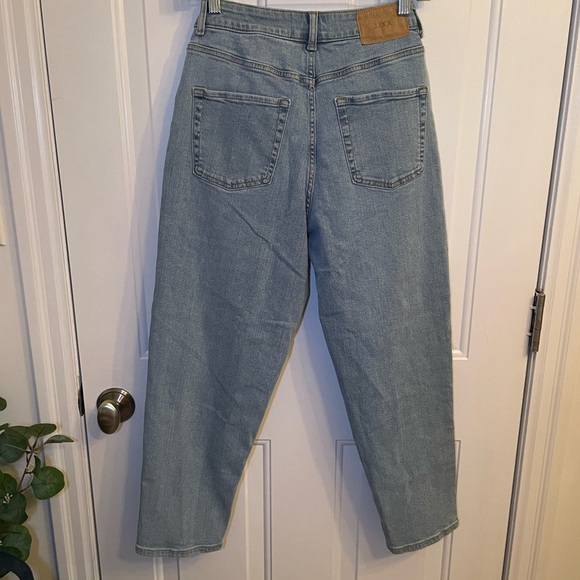 Light Blue Mom High-Waisted Jeans - Picture 8 of 11